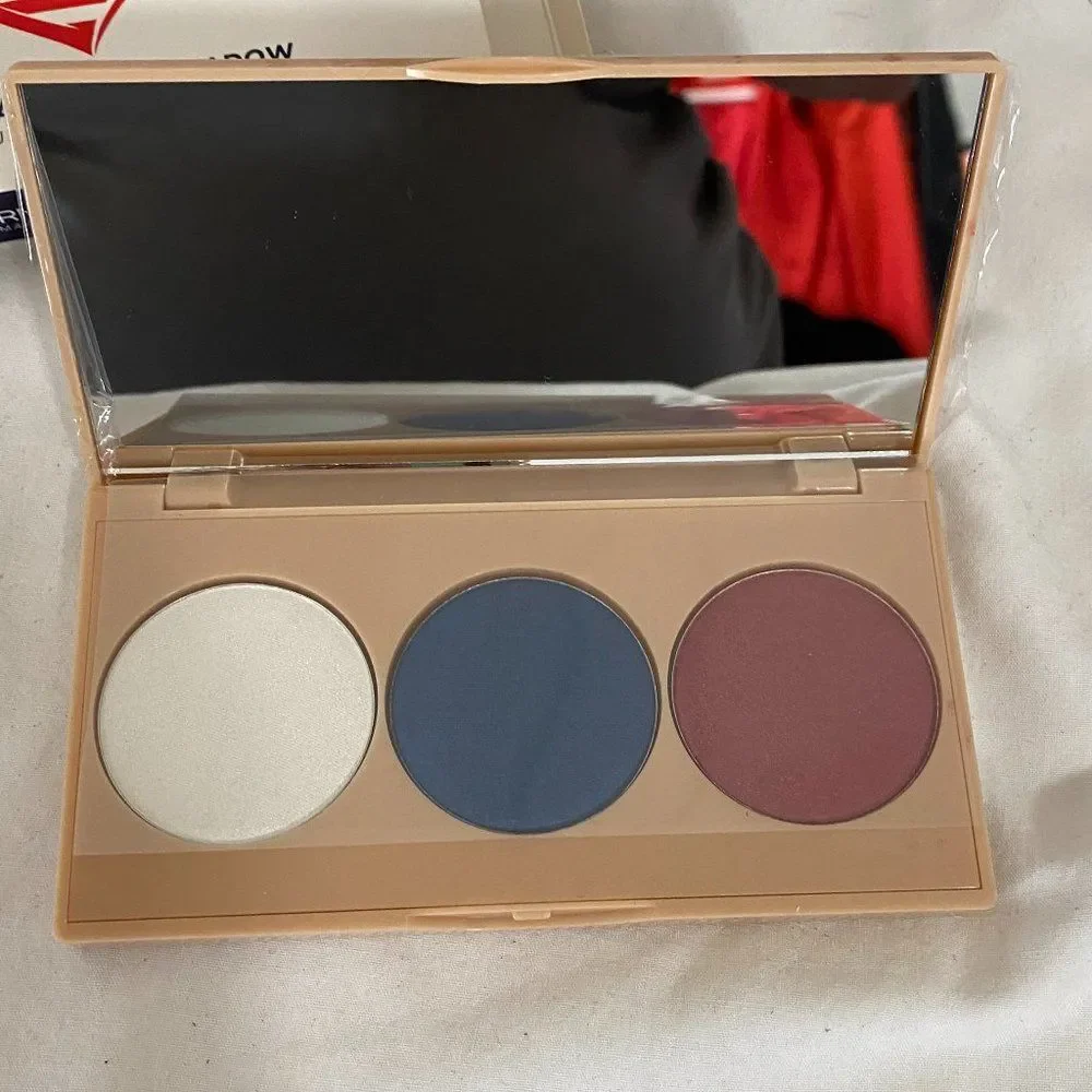 Farmasi nwt eyeshadow